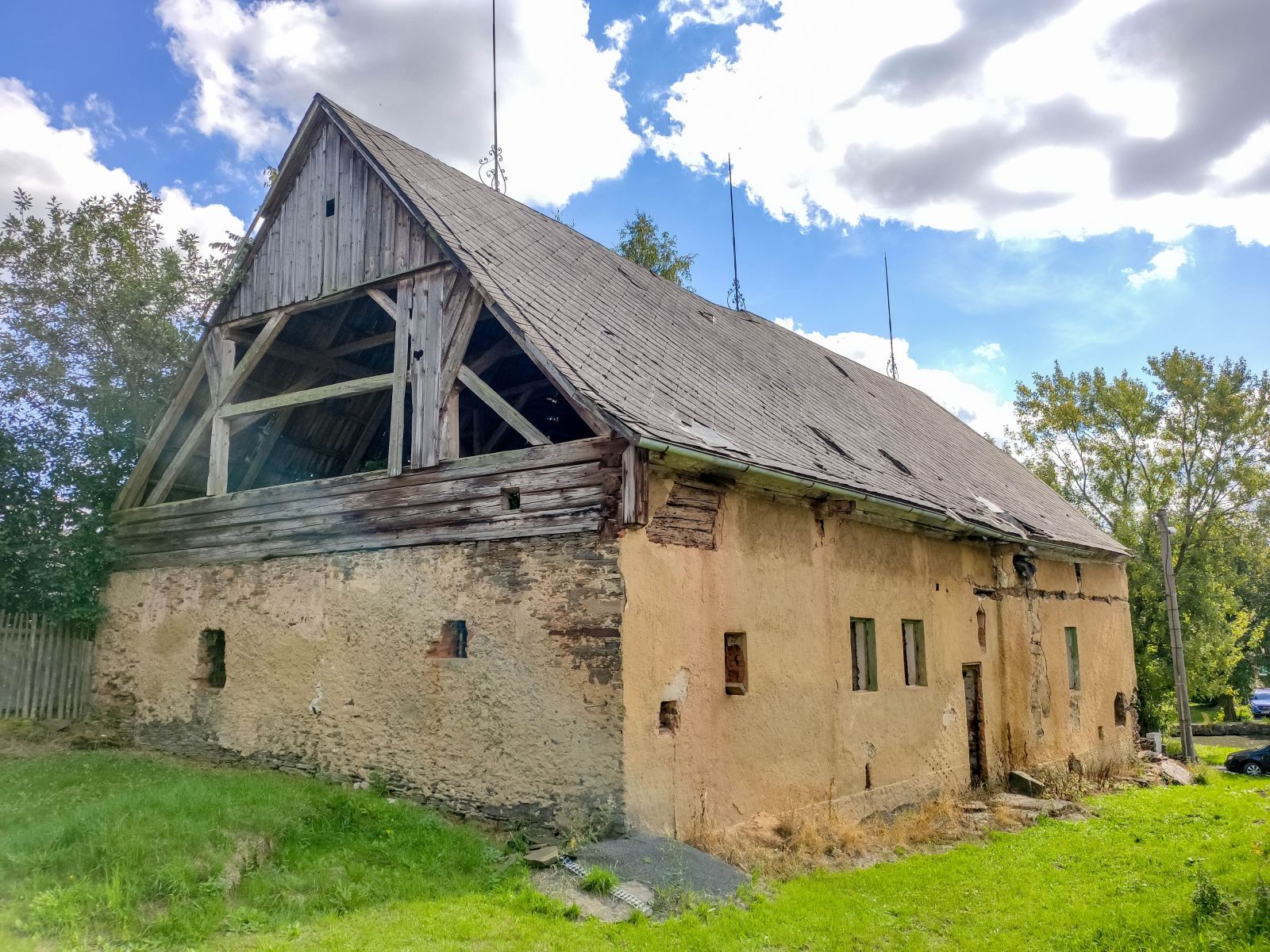 Komárov