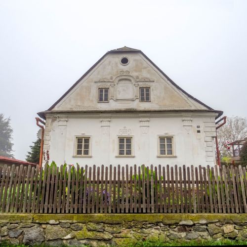 Oprava venkovské usedlosti, Jedlí